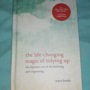 "The Life-Changing Magic of Tidying Up" M. Kondo